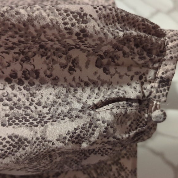 Motherhood Maternity Python Snake Skin Tie Front Blouse XL - Picture 2 of 6